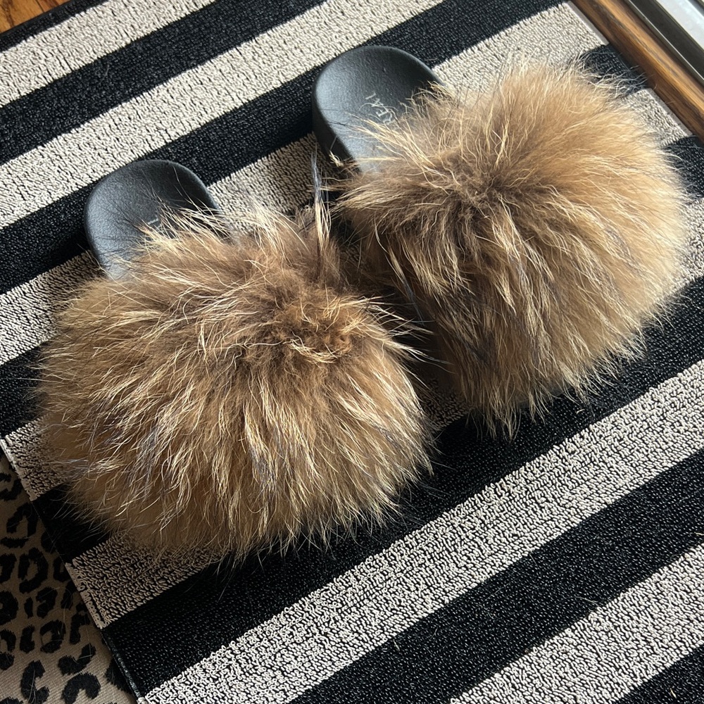 Luxurious Brown Fur Slides
